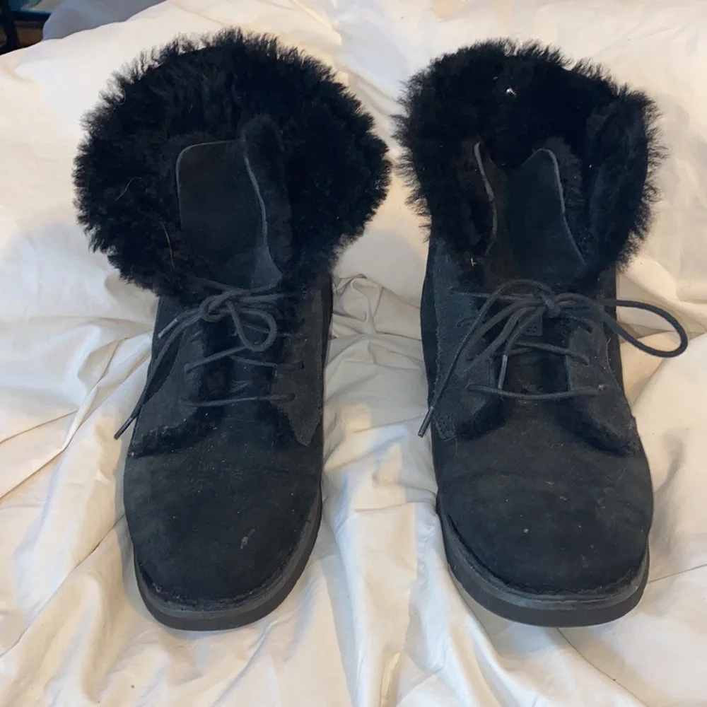 UGG Quincy black suede boots size 5 1/2